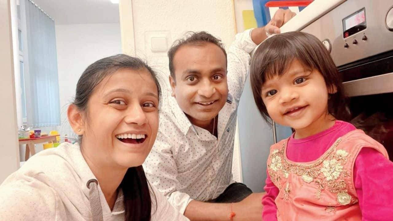 जर्मनी के फॉस्टर होम में 20 महीने से फंसी है बेबी अरिहा, सीएम शिंदे ने जयशंकर को लिखी चिट्ठी