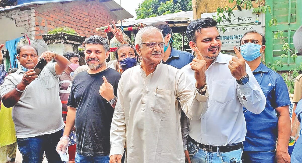 बंगाल की तीन विधानसभा सीटों पर उपचुनाव संपन्न, भवानीपुर में सबसे कम 53.32 फीसदी मतदान बंगाल की तीन विधानसभा सीटों पर उपचुनाव संपन्न, भवानीपुर में सबसे कम 53.32 फीसदी मतदान