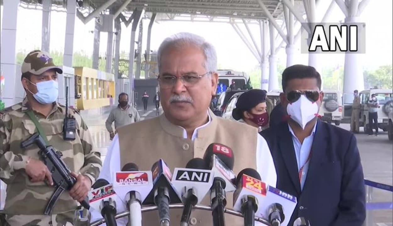 गणतंत्र दिवस पर सीएम भूपेश बघेल ने कर्मचारियों को दिया तोहफा, अब हफ्ते में पांच दिन करना होगा काम