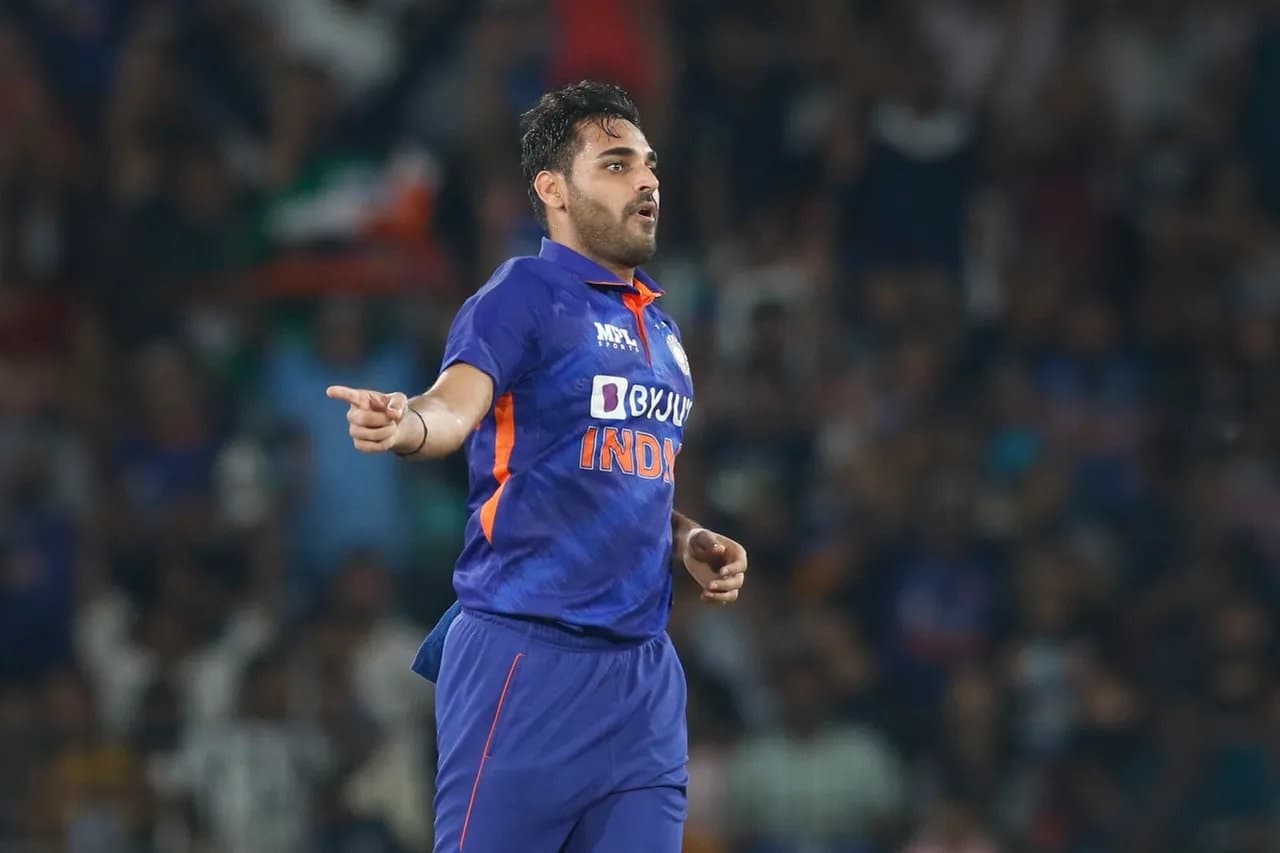 IND vs HK: हांगकांग के खिलाफ मुकाबले में एक और रिकॉर्ड बना सकते हैं भुवनेश्वर कुमार