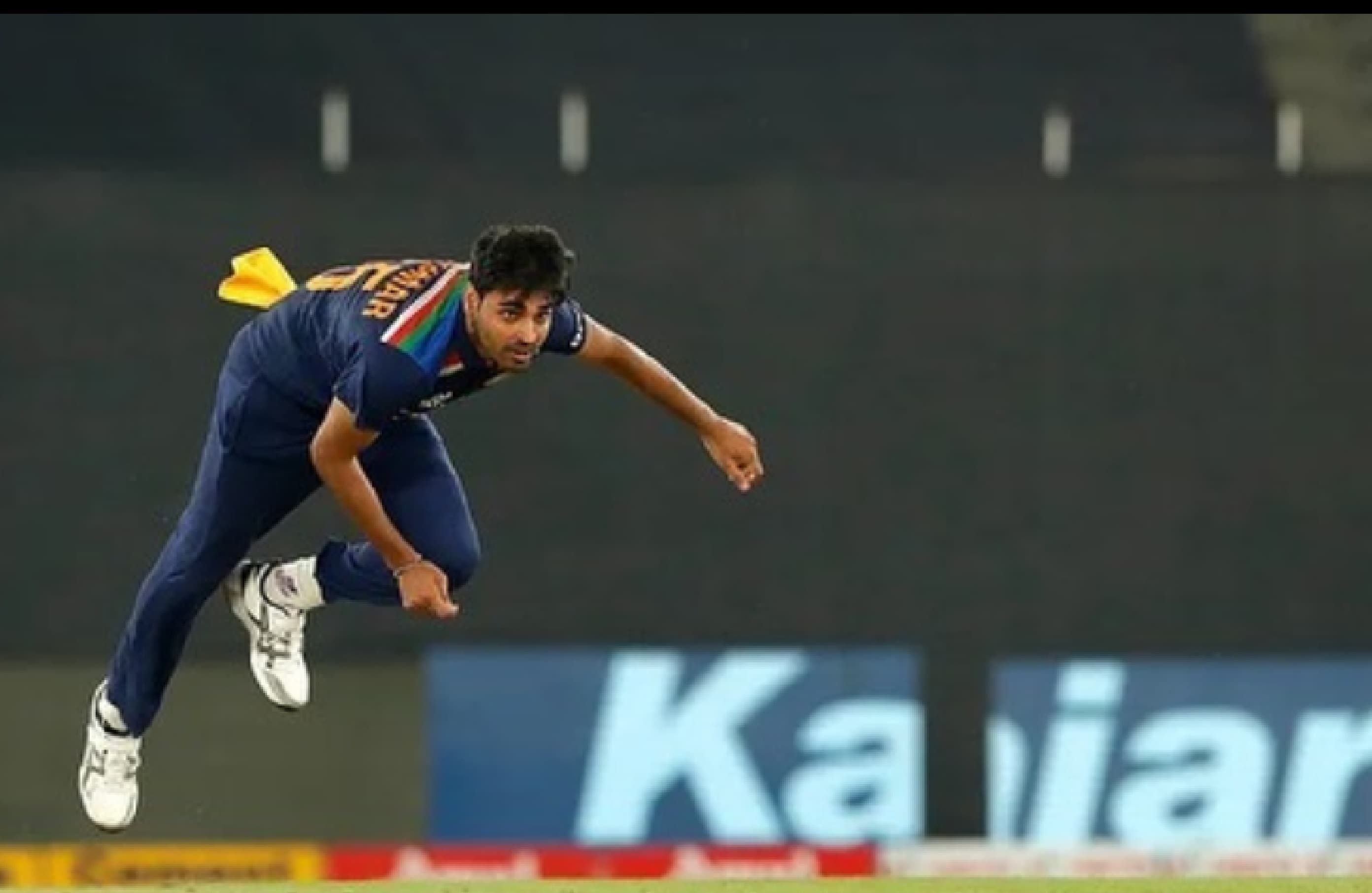 Eng vs Ind: भुवनेश्वर कुमार ने स्विंग से रचा इतिहास, पहले ओवर में ऐसा करने वाले दुनिया के पहले गेंदबाज