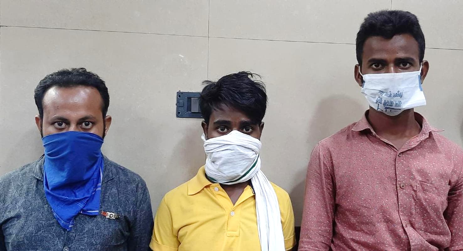 बिहार में सक्रिय चाइल्ड ट्रैफिकिंग गिरोह के तीन सदस्य कोलकाता में गिरफ्तार, समस्तीपुर से बस में भरकर लाये थे 21 बच्चे बिहार में सक्रिय चाइल्ड ट्रैफिकिंग गिरोह के तीन सदस्य कोलकाता में गिरफ्तार, समस्तीपुर से बस में भरकर लाये थे 21 बच्चे