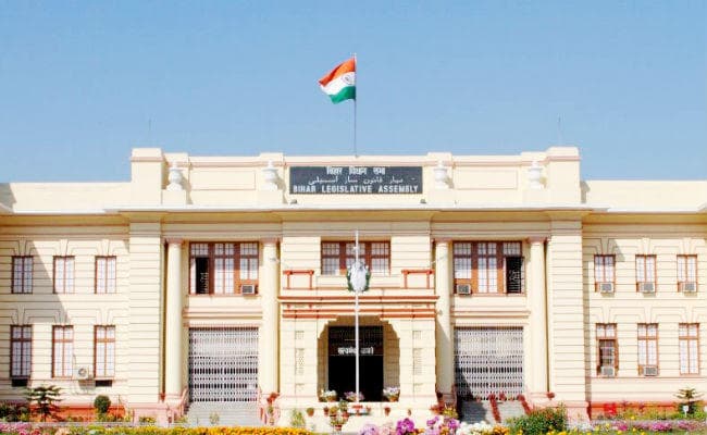 बिहार विधानमंडल में कोरोना वायरस से खौफ, अनिश्चित काल के लिये टल सकता है बजट सत्र