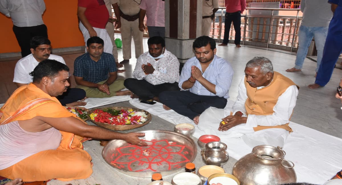 Jharkhand News: बिहार के राज्यपाल फागू चौहान पहुंचे बाबा नगरी,बोले- बिहार व झारखंड की जनता को बाबा का है सहारा