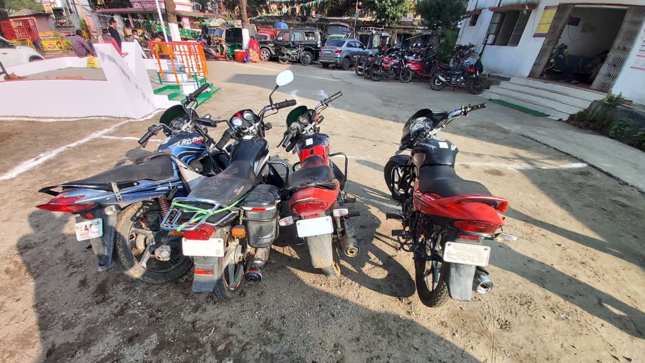 Jharkhand Crime News: इंटर स्टेट बाइक चोर गैंग के 7 सदस्य गिरफ्तार, 5 बाइक बरामद,जानें इसका मोड्स ऑपरेंडी