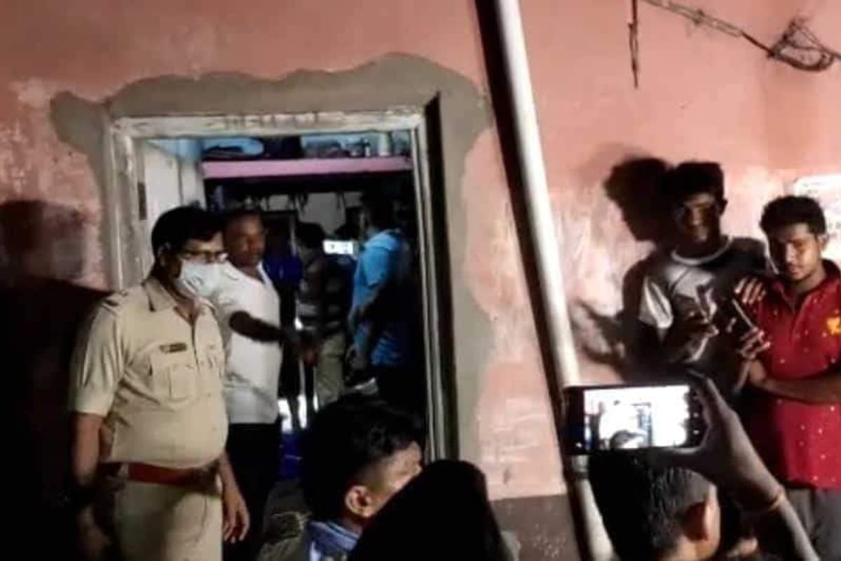 बीरभूम में सेप्टिक टैंक की सफाई के दौरान तीन की मौत, मैनहोल खुलते ही एक के बाद एक गिर पड़े मालिक समेत दो मजदूर