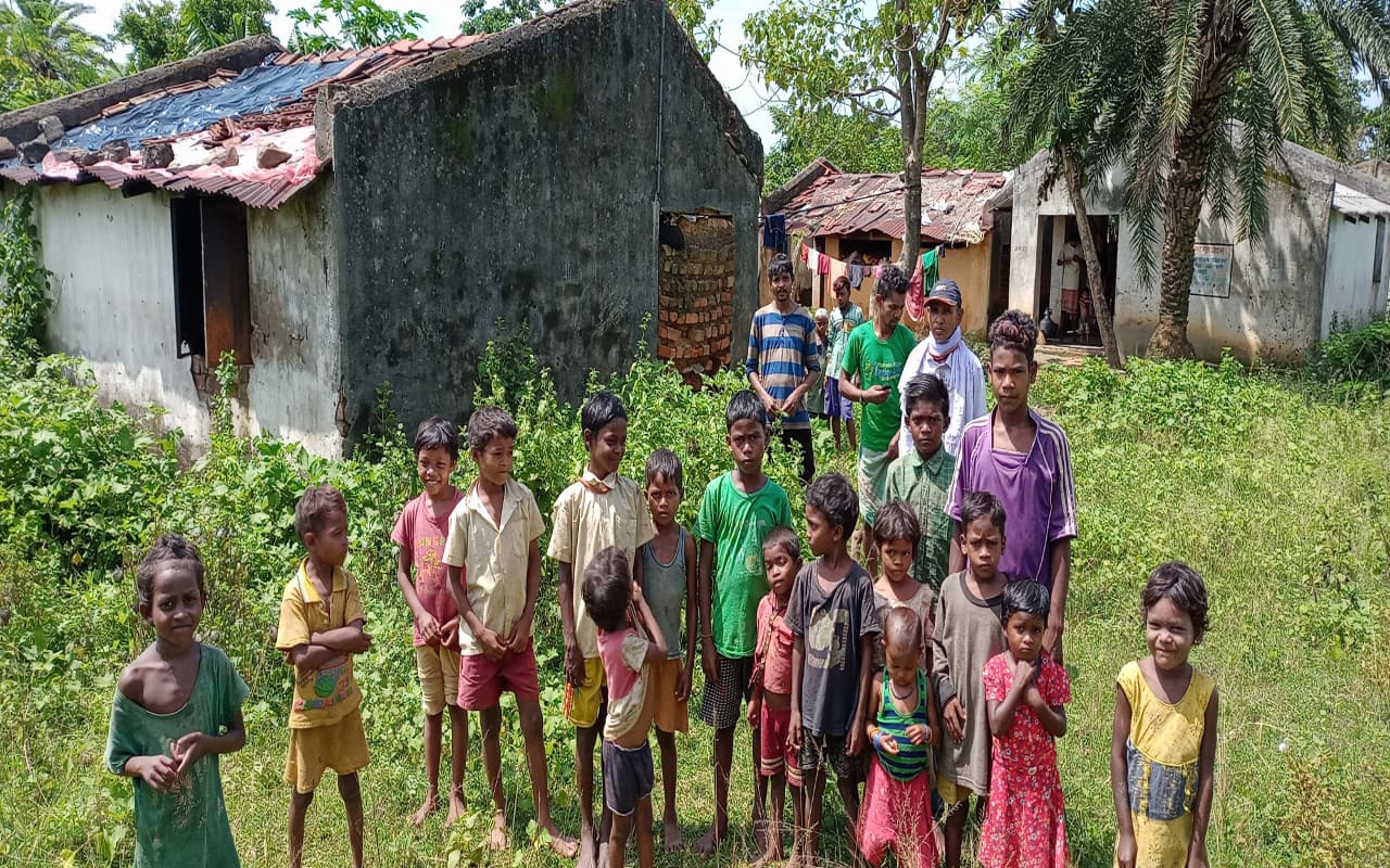 झारखंड : पूर्वी सिंहभूम के घाटशिला में विलुप्त हो रहे आदिम जनजाति के सबर व बिरहोर, जवानी में छिन रहीं सांसें