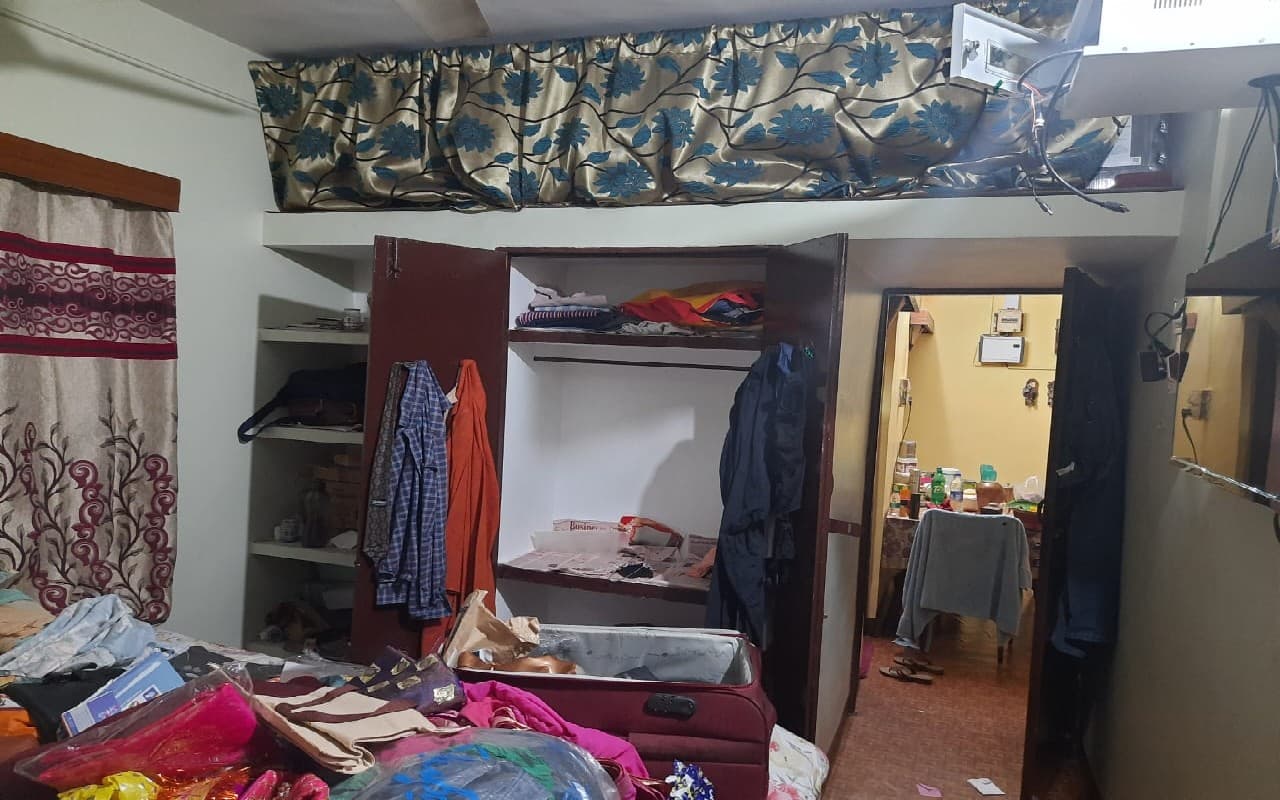 बोकारो में बीएसएल अधिकारी के घर से 10 लाख की संपत्ति ले गए चोर, पुलिस कर रही जांच