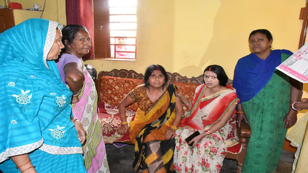 धनबाद के बैंक अधिकारी की पत्नी ने बोकारो में की सुसाइड, डिप्रेशन में थी महिला धनबाद के बैंक अधिकारी की पत्नी ने बोकारो में की सुसाइड, डिप्रेशन में थी महिला