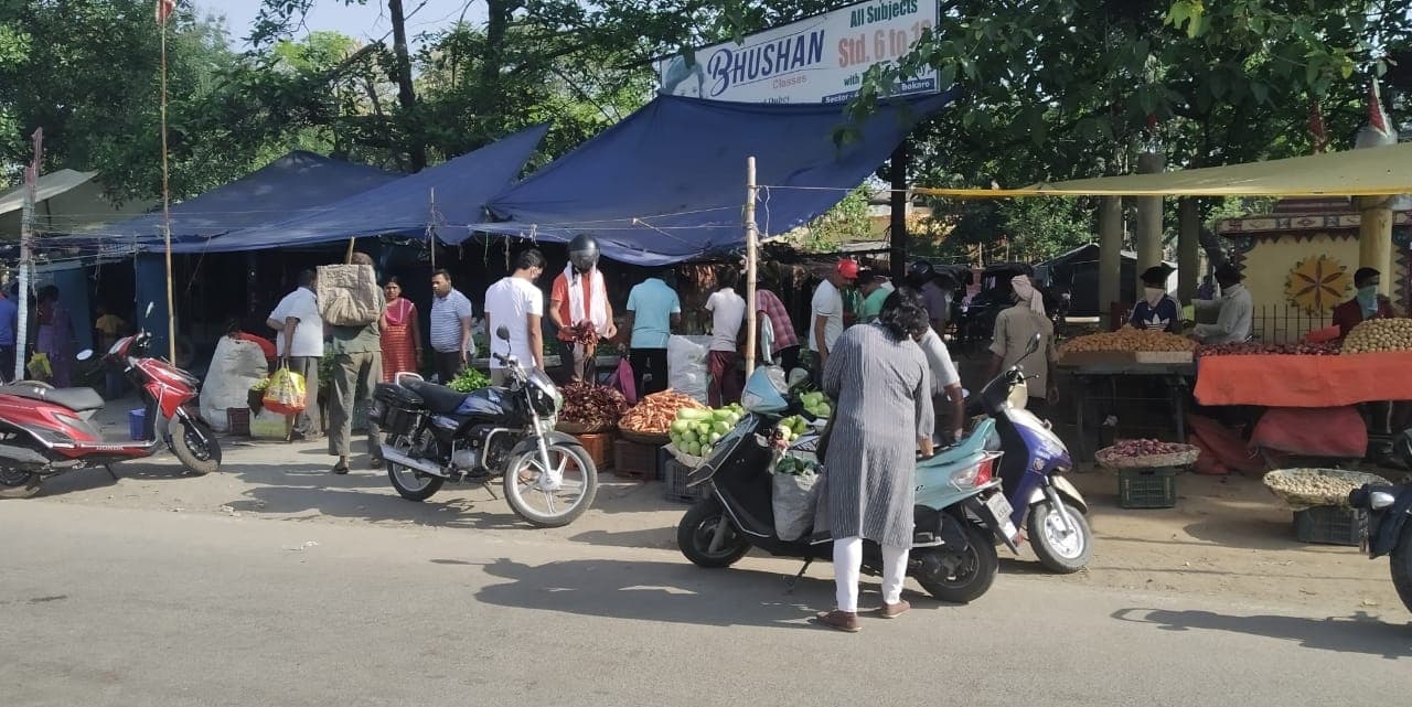 बोकारो है लॉक पर लोग नहीं हो रहे डाउन