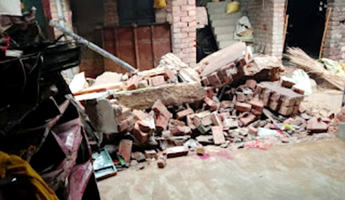 बर्दवान : बम विस्फोट से मकान ध्वस्त, घर के लोग फरार, इलाके में दहशत