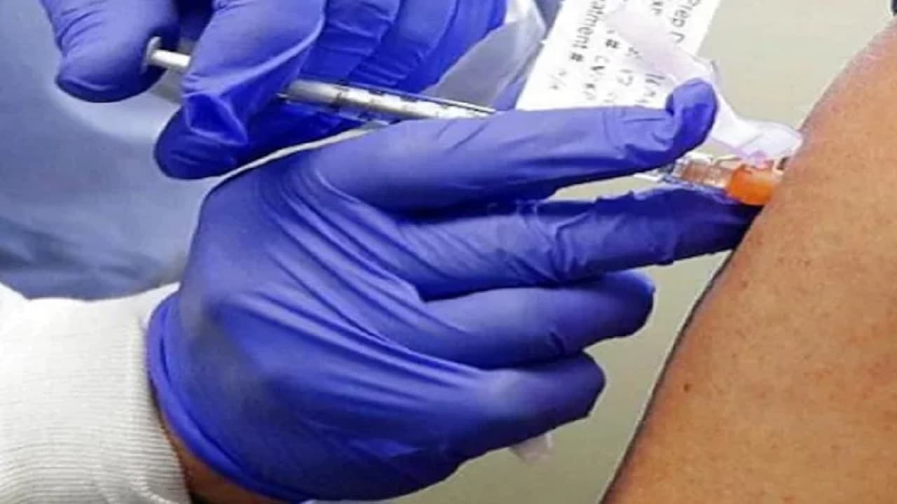 Booster Dose Gap: कोविड-19 वैक्सीन की दूसरी और एहतियाती खुराक के बीच अंतर 6 माह करने पर फैसला करेगा NTAGI