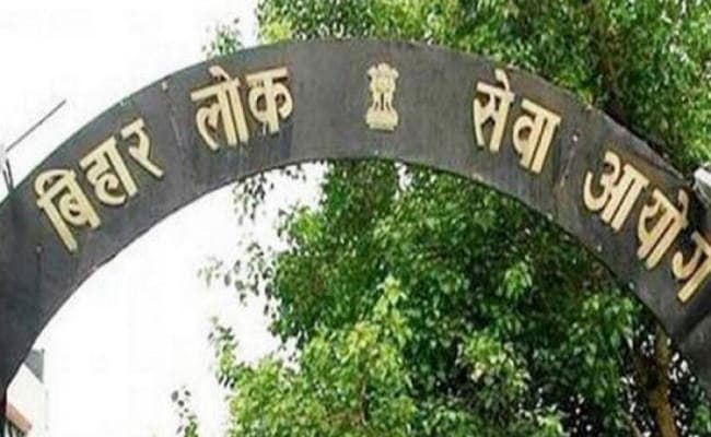 एक साल से प्रोमोशन पर लगा दी गई है रोक, बिहार सरकार के इन विभागों में सैंकड़ों पद हैं खाली...