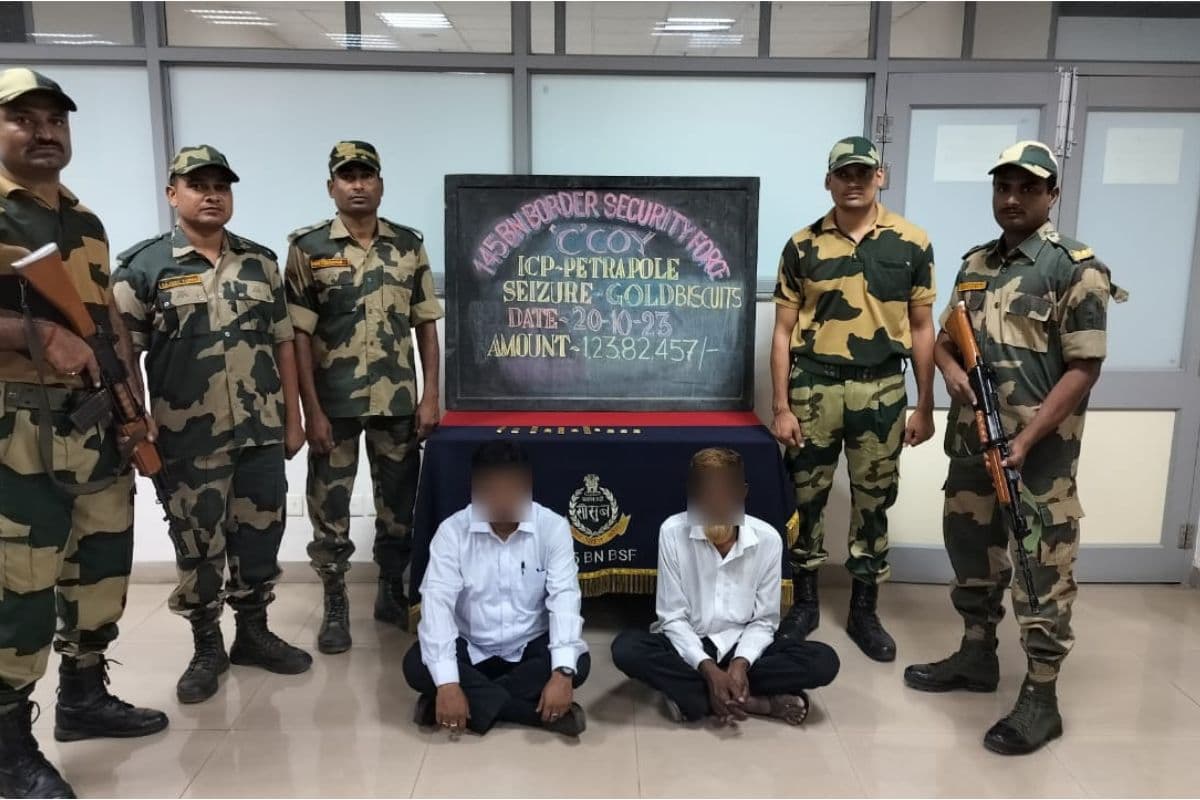 बीएसएफ ने दो बांग्लादेशी तस्करों को 1.24 करोड़ रुपये के सोने के साथ किया गिरफ्तार