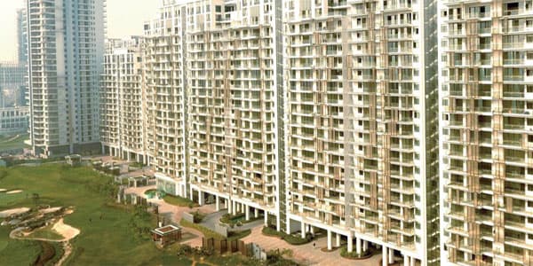 अलीगढ़ में फ्लैट न देने पर बिल्डर के खिलाफ बड़ी कार्रवाई, बैंक एकाउंट सीज