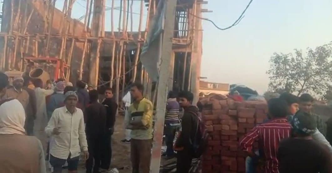 UP News: बुलंदशहर में निर्माणाधीन मकान का लिंटर गिरा, परिवार के 15 सदस्य मलबे में दबे, चार की मौत