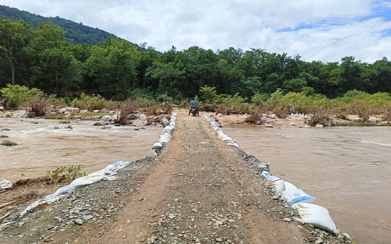 ऑक्टोपस अभियान के दौरान लातेहार के बूढ़ा पहाड़ में पुलिस-नक्सली मुठभेड़, सर्च ऑपरेशन जारी