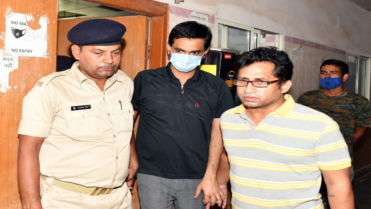 IAS पूजा सिंघल के पति अभिषेक झा और CA सुमन कुमार से ED ने की पूछताछ, 5 दिनों के रिमांड पर CA