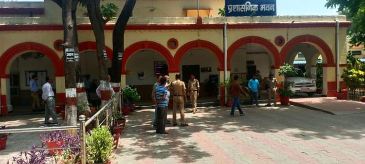 CBI Raid: घूस लेने के आरोप में लखनऊ से रेलवे का अधिकारी गिरफ्तार, तीन अन्य लोगों को भी किया अरेस्ट