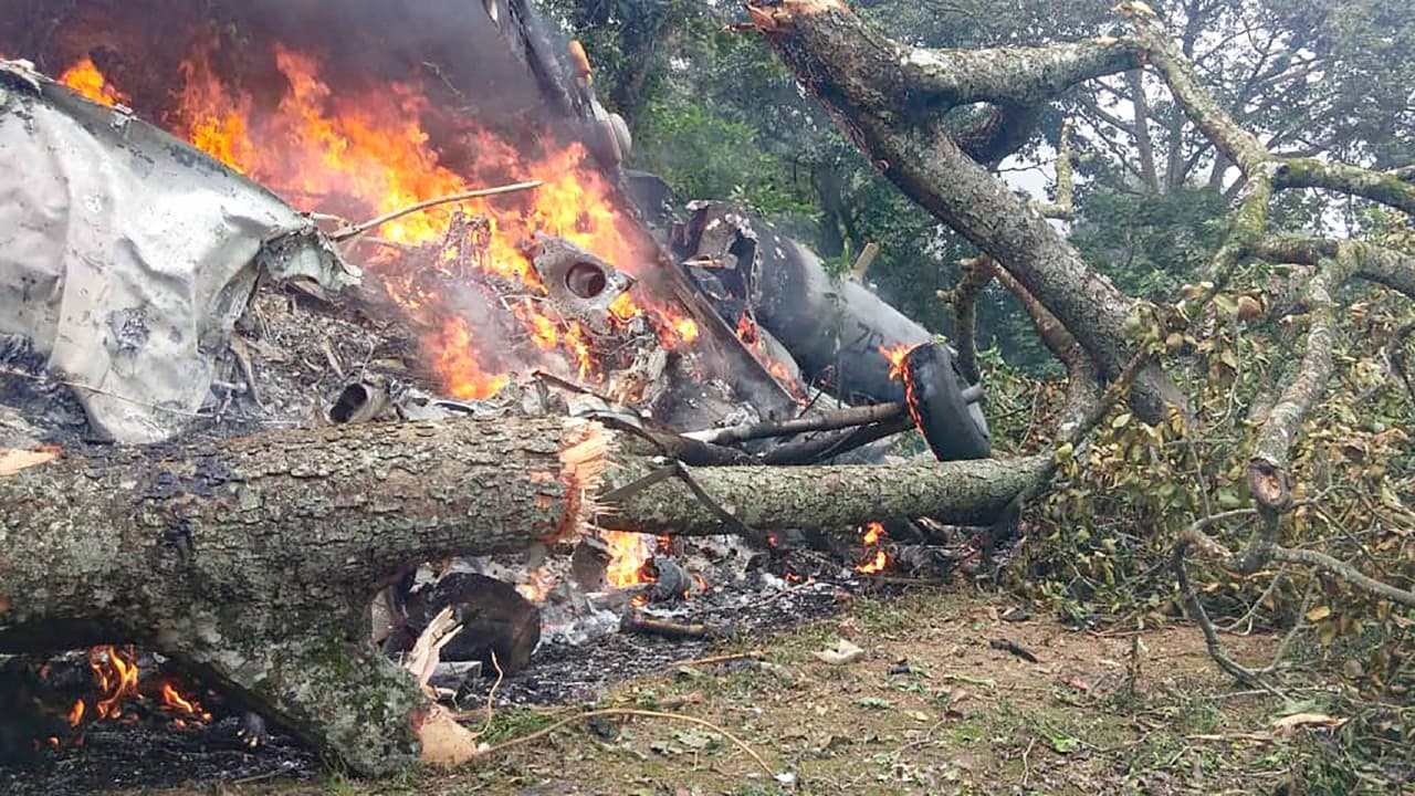 सीडीएस बिपिन रावत को ले जा रहे Mi-17 V5 हेलिकॉप्टर हादसे से जुड़ी बड़ी बातें