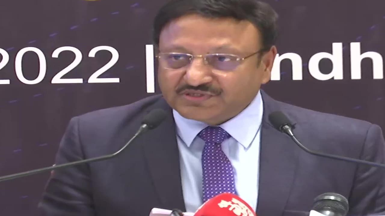 Gujarat Election:गुजरात चुनाव की तैयारियों पर बोले CEC- 182 विधानसभा क्षेत्रों में होंगे 51782 पोलिंग बूथ