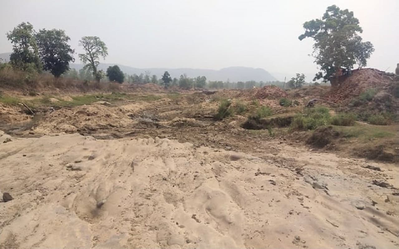 झारखंड: खतरे में है कोयलांचल के लोगों की प्यास बुझाने वाली चुटूआ नदी का अस्तित्व