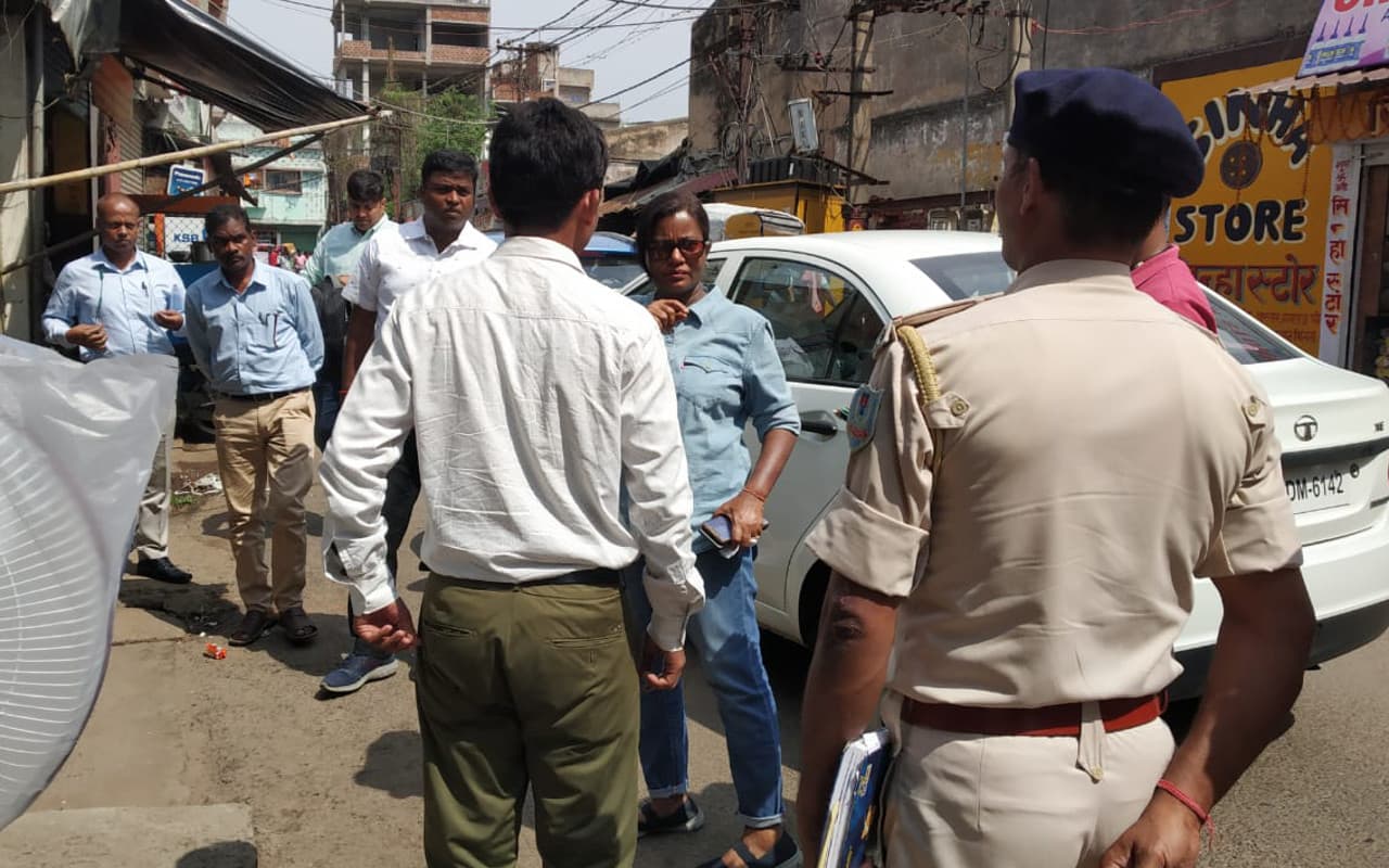 झारखंड : 2 पुलिसकर्मियों की हत्या मामले की जांच करने सीआईडी एसपी पहुंची देवघर, एसआई का लिया बयान