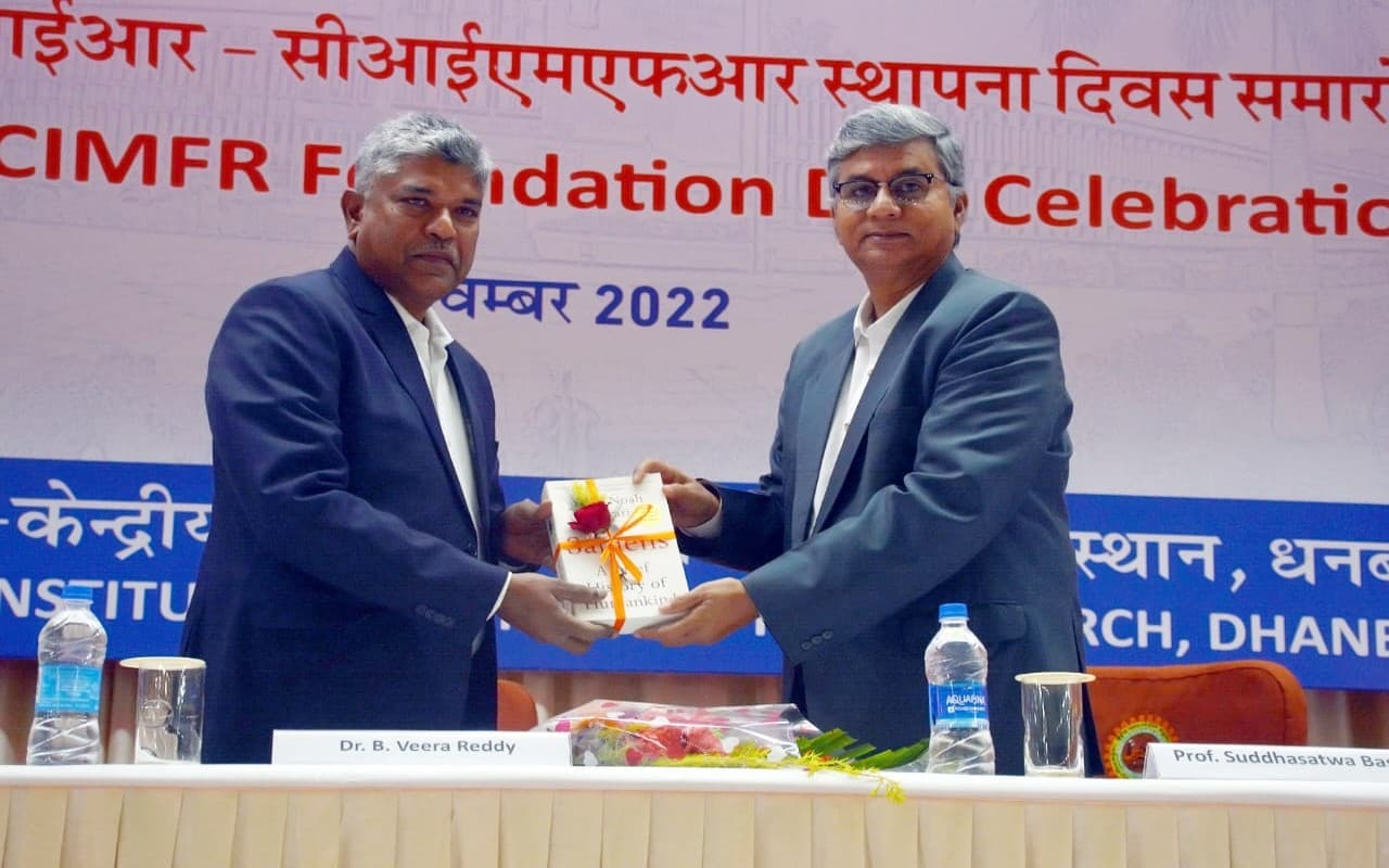 सिंफर के स्थापना दिवस पर बोले कोल इंडिया के डीटी, ऊर्जा के वैकल्पिक स्रोत तलाशें वैज्ञानिक