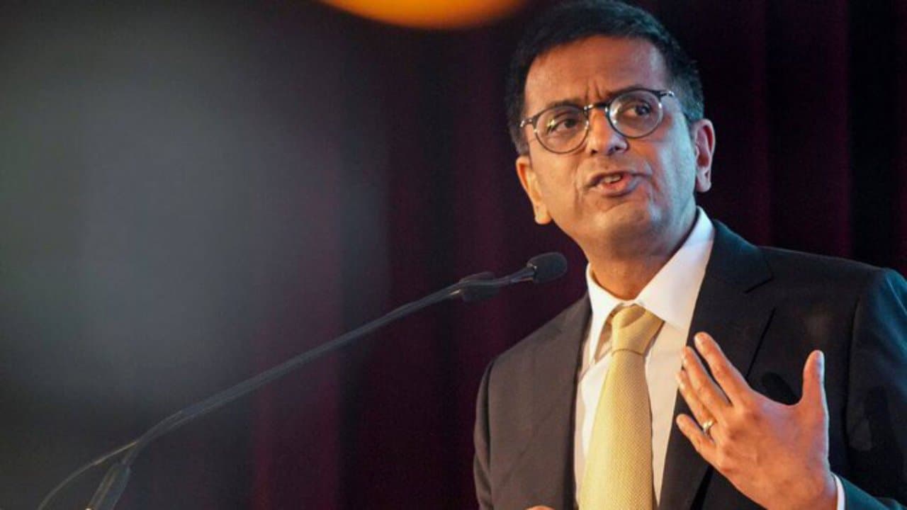 कोरोना के बढ़ते मामलों के बीच कोर्ट में ऑनलाइन पेश हो सकेंगे वकील, CJI ने दी इजाजत