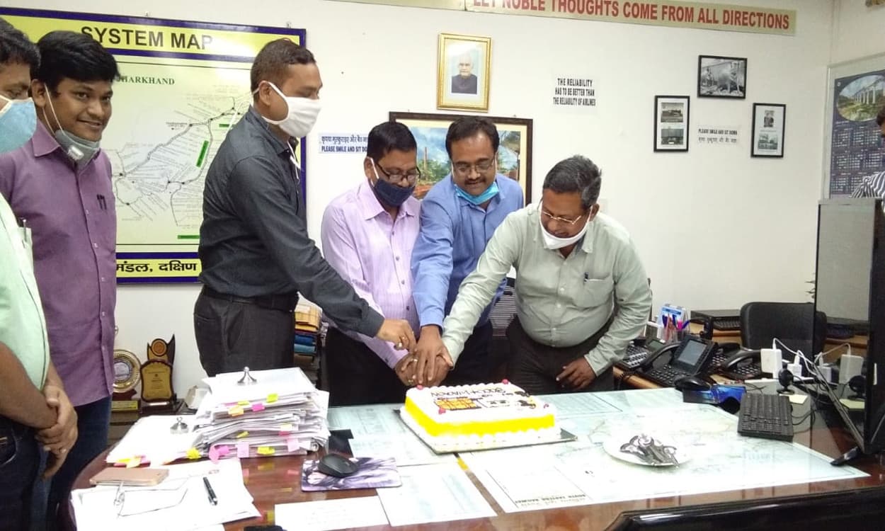 Indian Railways/IRCTC News : चक्रधरपुर रेल मंडल ने एक दिन में सर्वाधिक 144 रैक माल लदान का बनाया रिकॉर्ड