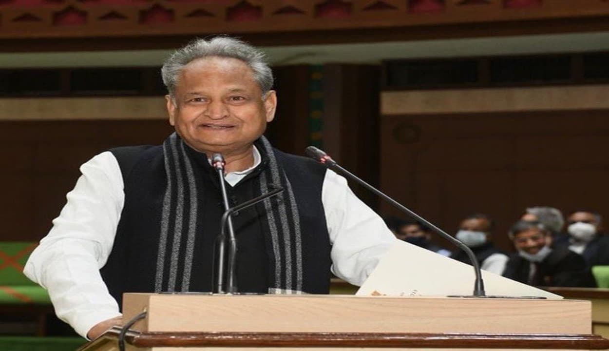 Rajasthan Budget: 1.33 Cr महिलाओं को स्मार्टफोन, किसानों को 600 Cr और कर्मचारियों को पुरानी पेंशन योजना