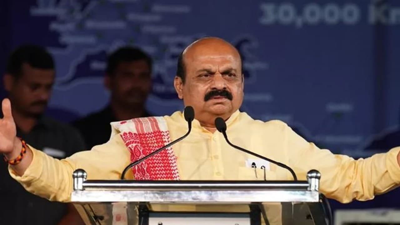 Karnataka Assembly Elections : जनसंकल्प के बाद कर्नाटक में रथयात्रा निकालेगी भाजपा, कांग्रेस बस यात्रा Karnataka Assembly Elections : जनसंकल्प के बाद कर्नाटक में रथयात्रा निकालेगी भाजपा, कांग्रेस बस यात्रा
