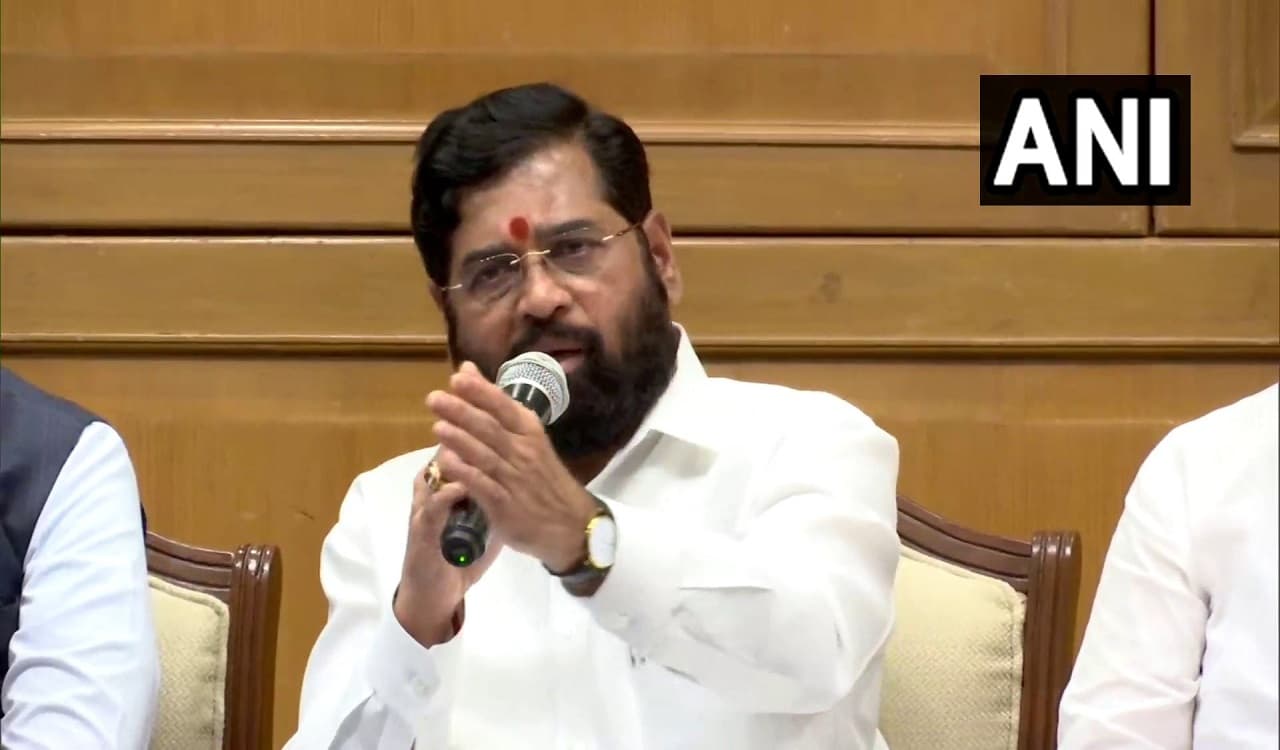 मराठा आरक्षण पर जल रहा महाराष्ट्र, सीएम शिंदे ने की हाई लेवल मीटिंग, फडणवीस ने पुलिस लाठीचार्ज की निंदा की