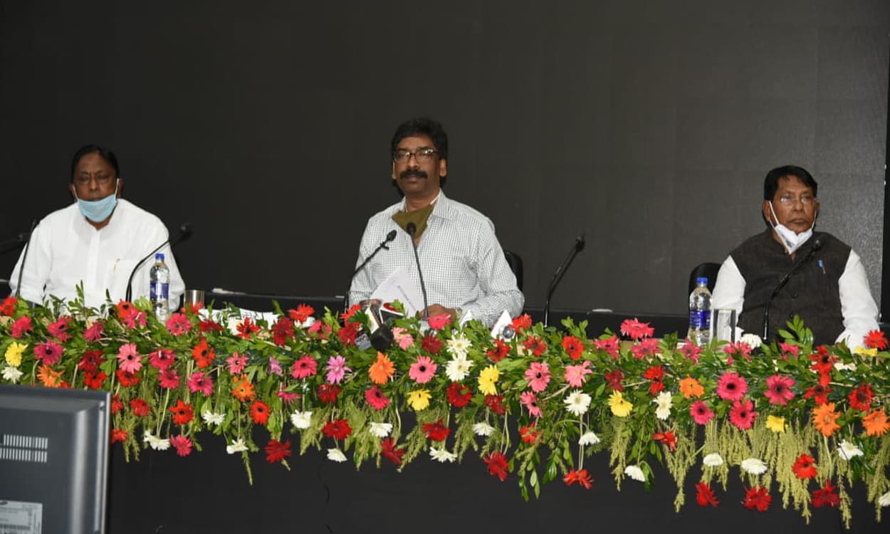 ग्रामीणों के लिए अब डीवीसी से नहीं लेनी पड़ेगी महंगी बिजली, सीएम हेमंत सोरेन ने बिजली के 6 ग्रिड सब स्टेशनों का किया ऑनलाइन उद्घाटन