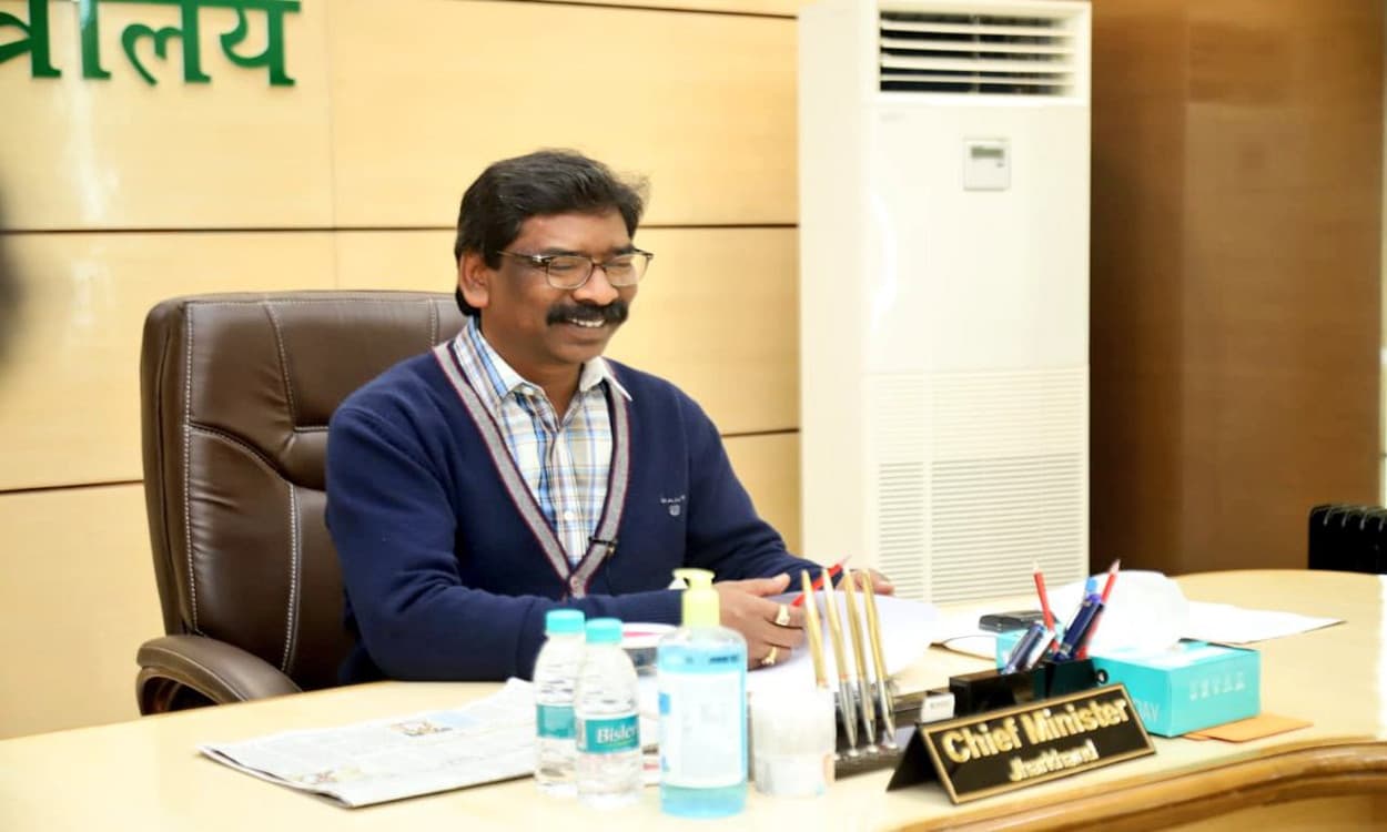 Naukri In Jharkhand : झारखंड में 1395 पदों पर होगी नियुक्ति, हेमंत सोरेन सरकार ने दी हरी झंडी, ये है पूरी डिटेल्स