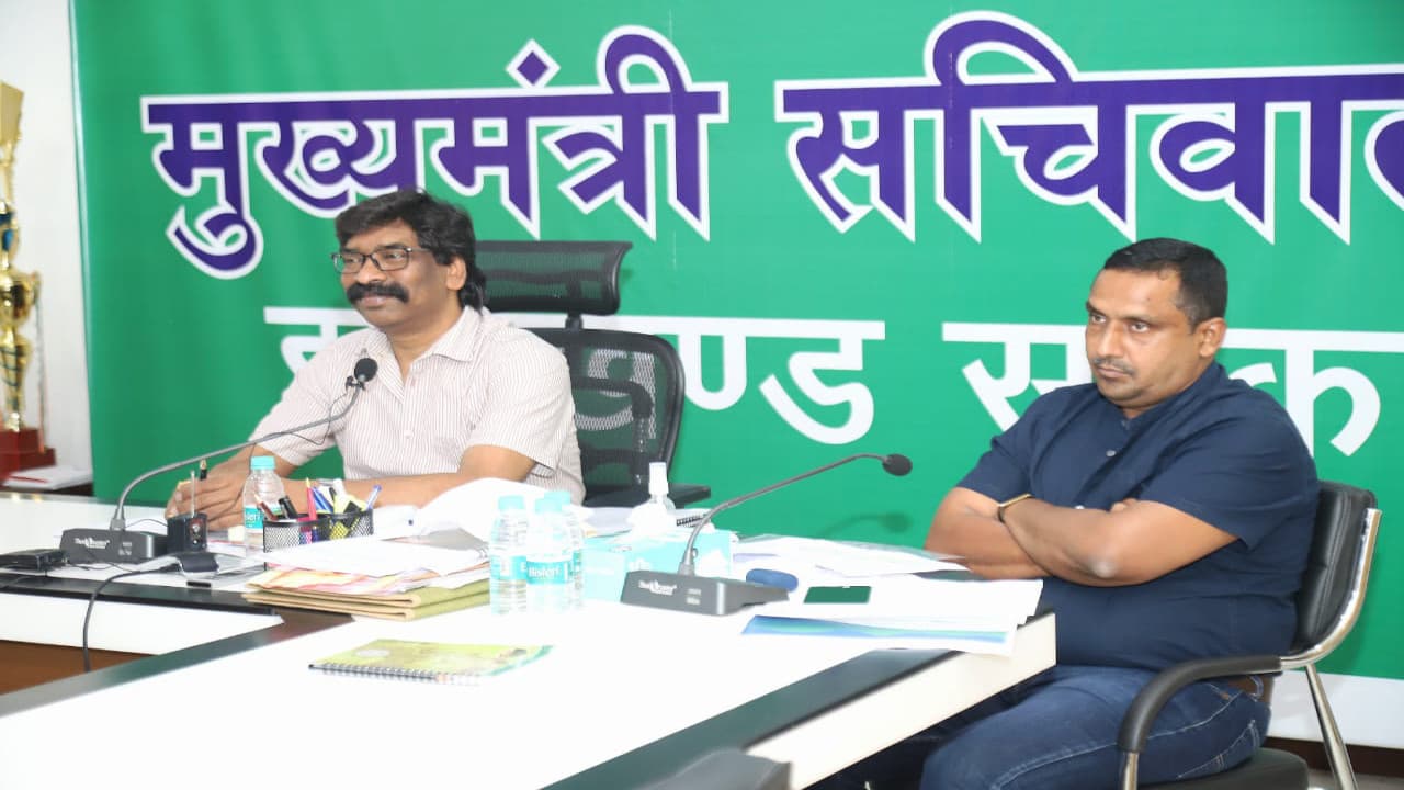 लातेहार सदर हॉस्पिटल में बने ICU का हुआ ऑनलाइन उद्घाटन, CM हेमंत बोले- लोगों के बेहतर स्वास्थ्य को लेकर सरकार कृतसंकल्पित