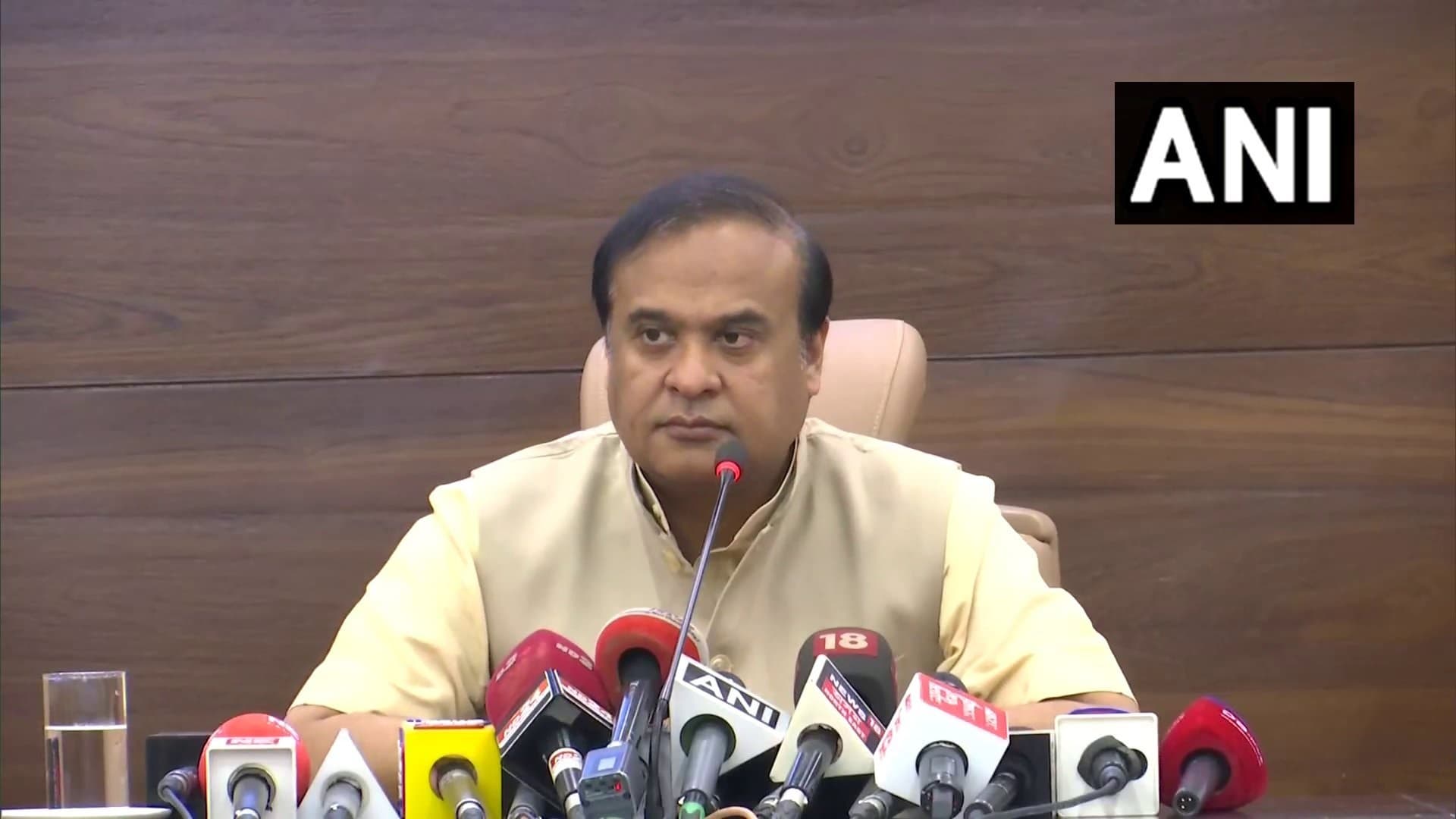 'हम बाढ़ के लिए चीन, भूटान को दोष नहीं देते',   हिमंत बिस्वा सरमा का केजरीवाल पर निशाना