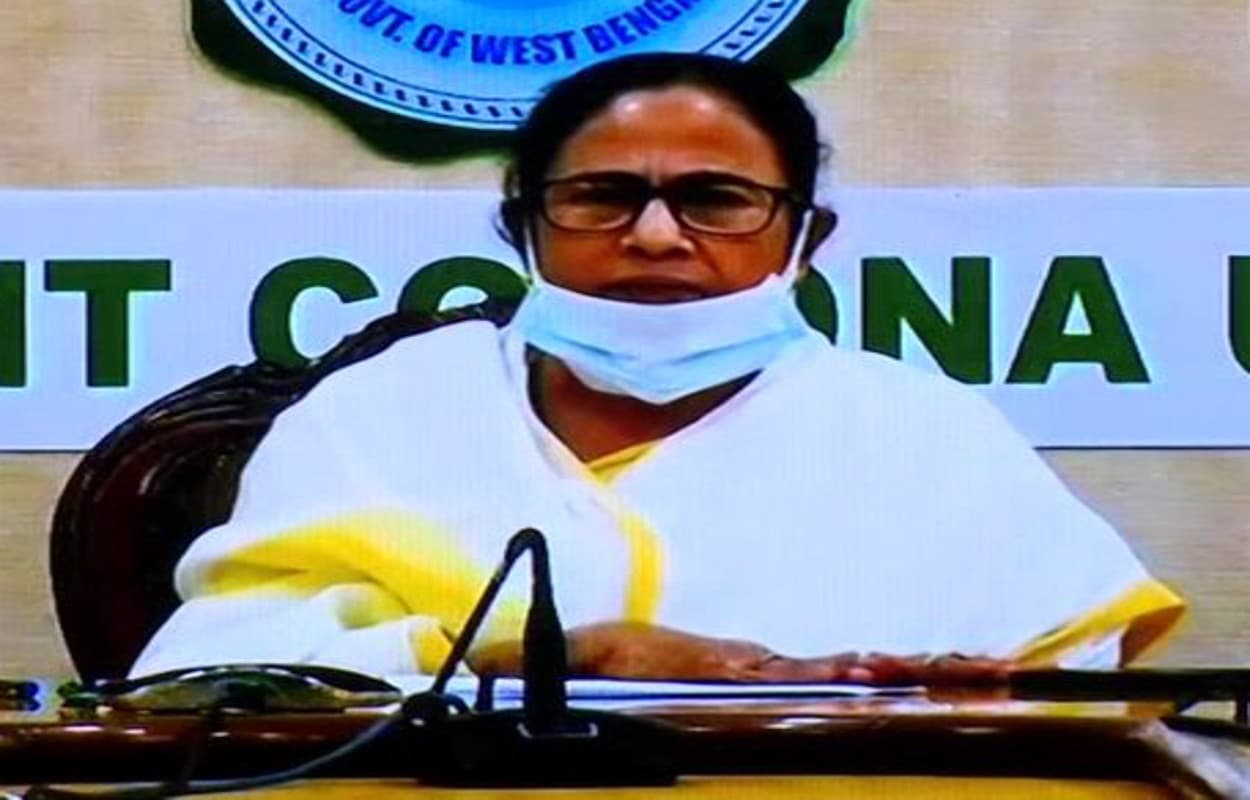 बंगाल में शुरू हुई कोरोना पर सियासत, ममता बनर्जी ने BJP पर लगाये आरोप, कहा- बाहरी लोगों के कारण राज्य में बढ़ा संक्रमण