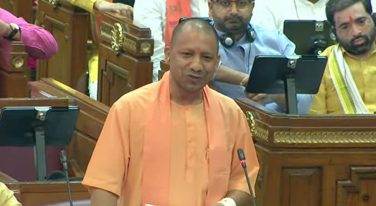 यूपी विधानसभा में सीएम योगी आदित्यनाथ ने सरकार की गिनाईं खूबियां, राहुल और अखिलेश में बताई समानता