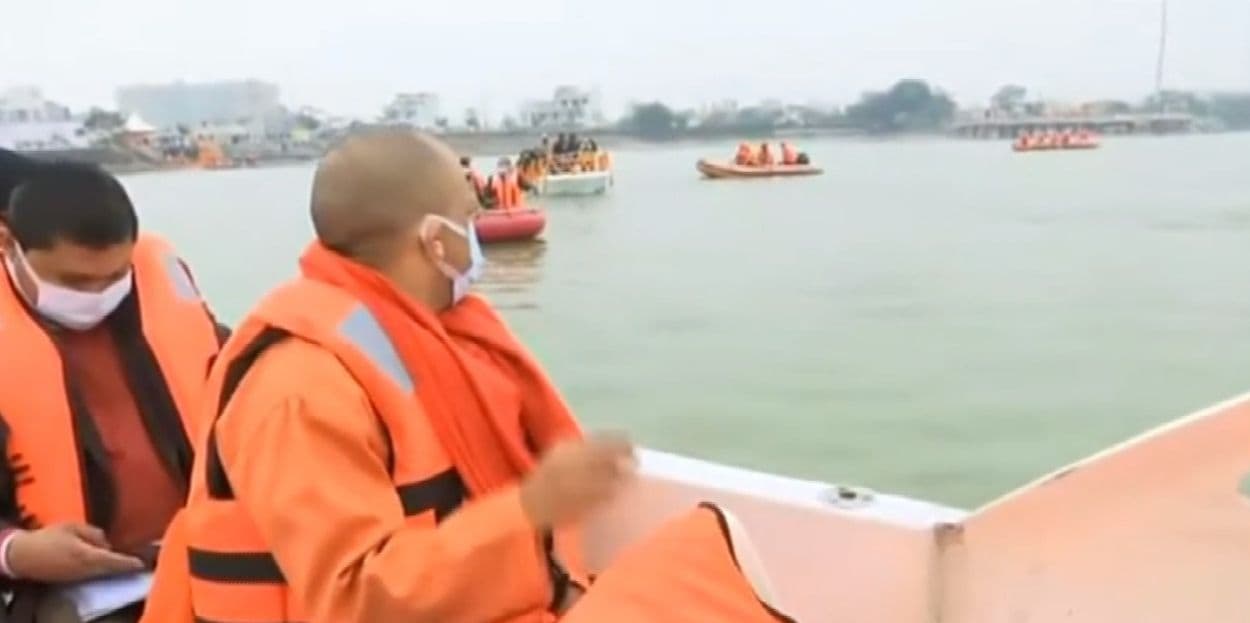 Gorakhpur News: CM योगी आदित्यनाथ ने सूबे को सौंपा पहला वाटर स्पोर्ट्स कॉम्प्लेक्स, 1305 करोड़ की सौगातें दीं