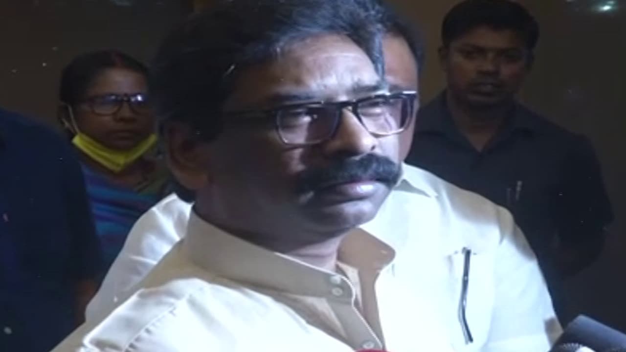 Jharkhand News: विपक्ष के आरोपों पर JMM का पलटवार, कल्पना सोरेन की कंपनी को नियम के तहत हुआ भूमि का आवंटन