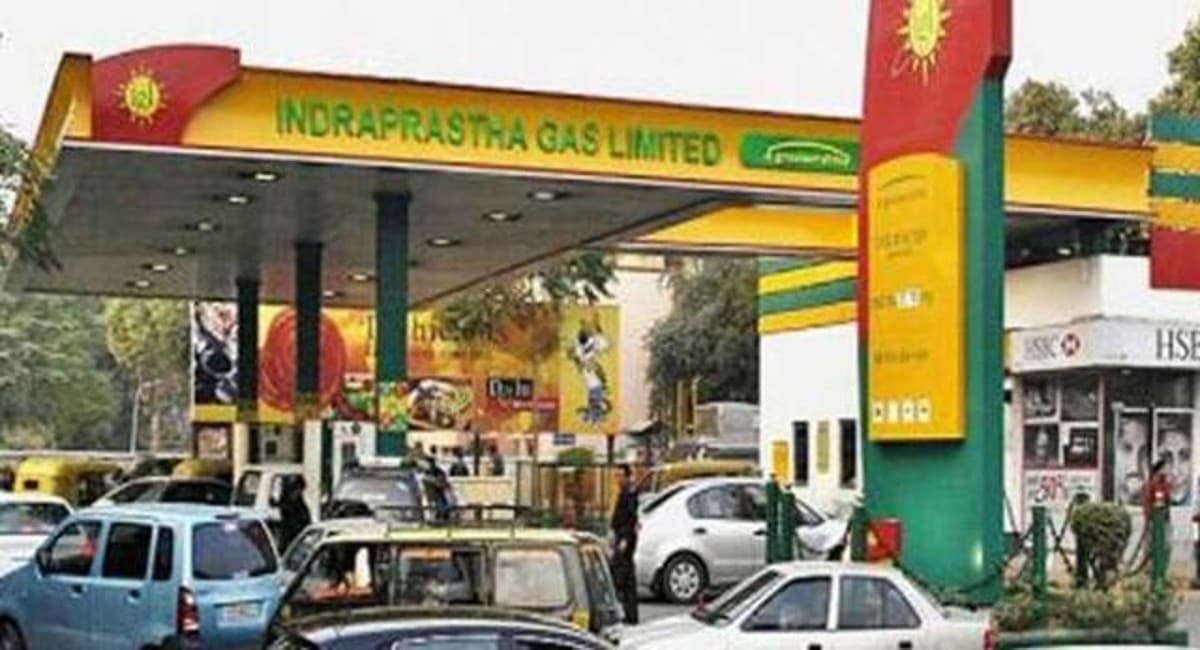 त्योहारों में फिर लगी CNG-PNG में आग, दिल्ली में आज तड़के 6 बजे से ही 50 रुपये किलो महंगा हुआ गैस