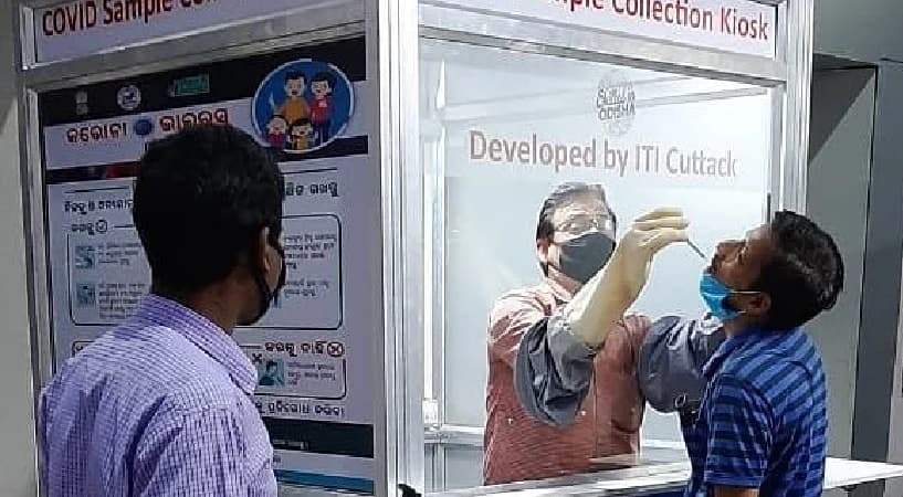 युवाओं और बच्चों को ज्यादा निशाना बना रहा है नया कोरोना स्ट्रेन, जानें क्या है लक्षण