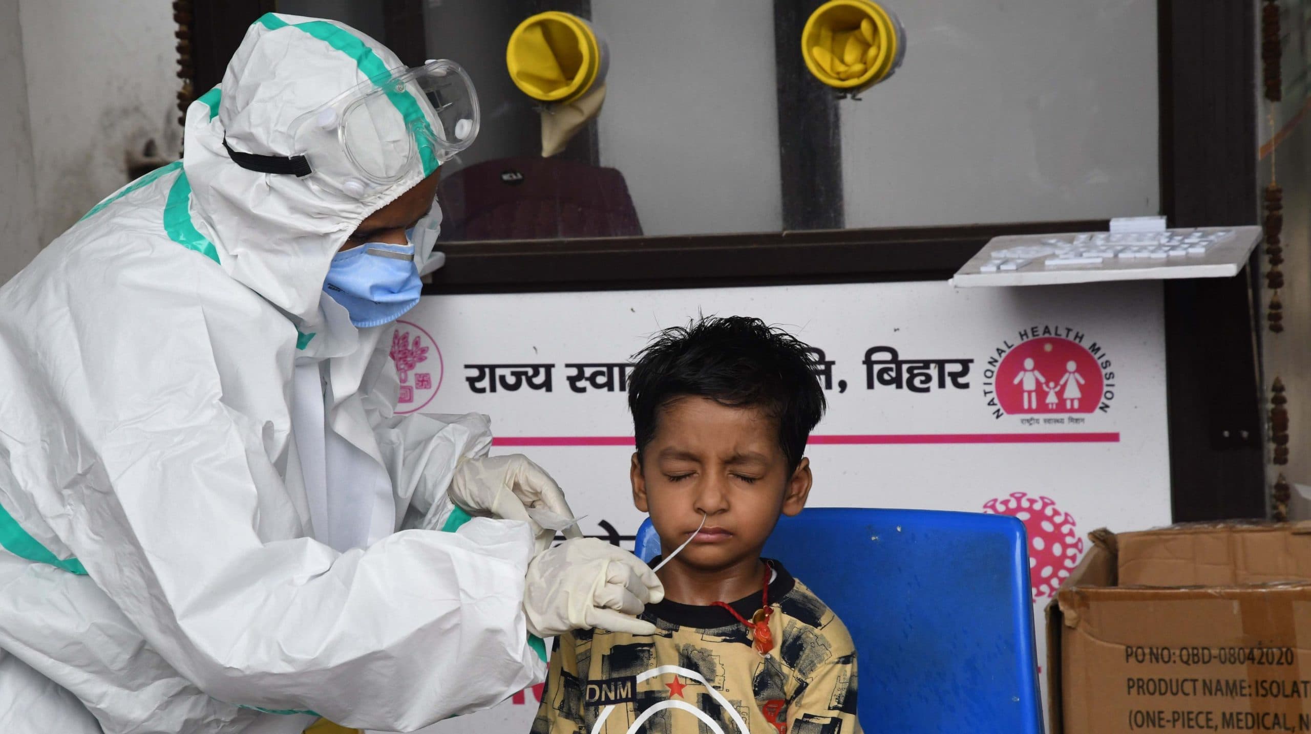 बंगाल में कोरोना का कोहराम, 24 घंटे में 17,207 संक्रमण के केस, 77 COVID-19 मरीजों की मौत