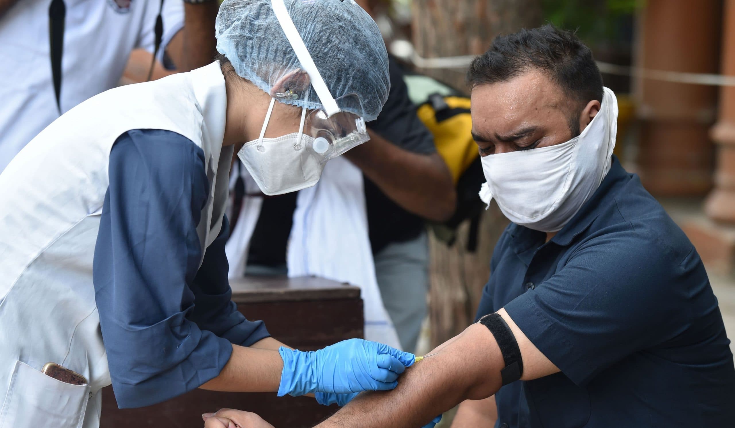 ममता बनर्जी का मुफ्त में कोरोना वैक्सीन देने का दावा तो BJP बोली- ‘वादे से पलट गईं हमारी दीदी’