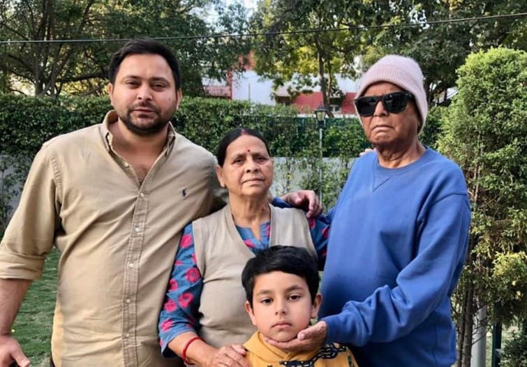 लालू यादव पूर्णिया की एकजुटता रैली को करेंगे संबोधित, दिल्ली जाकर पार्टी सुप्रीमो से मिले तेजस्वी यादव