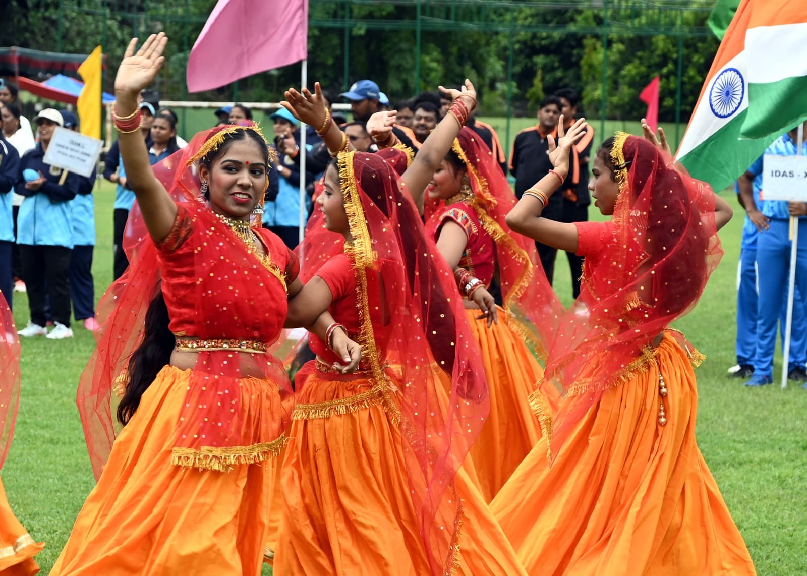 डीएएससीबी टी 20 क्रिकेट टूर्नामेंट शुरू, सांस्कृतिक कार्यक्रम और मार्च पास्ट ने मन मोहा,
देखें फोटो