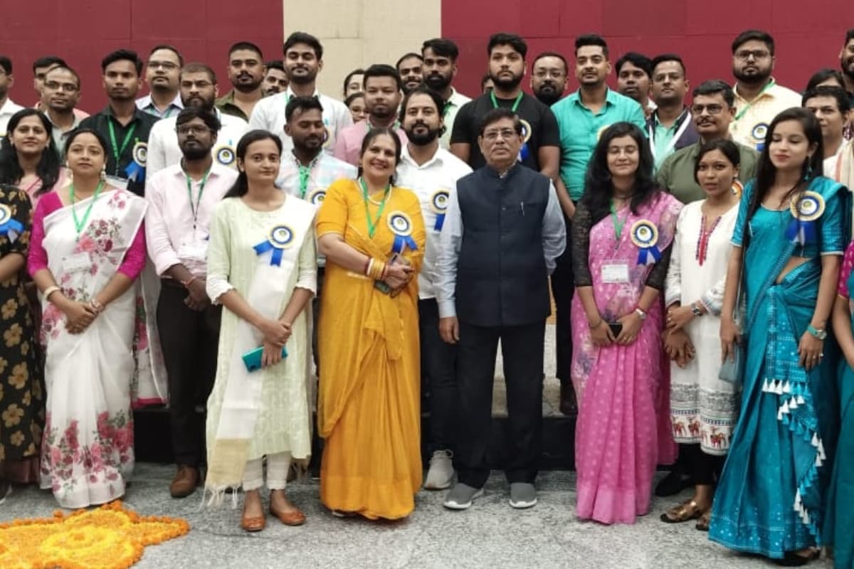 सीयूजे में पूर्ववर्ती छात्र मिलन समारोह, पुरानी यादें हुईं ताजा, वीसी प्रो केबी दास ने बताया ब्रांड एंबेसडर