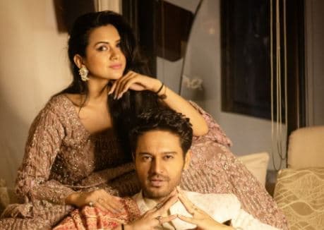 Anupamaa के अनुज कपाड़िया की रियल वाइफ खूबसूरती में अनुपमा को देती है कड़ी टक्कर, PHOTOS