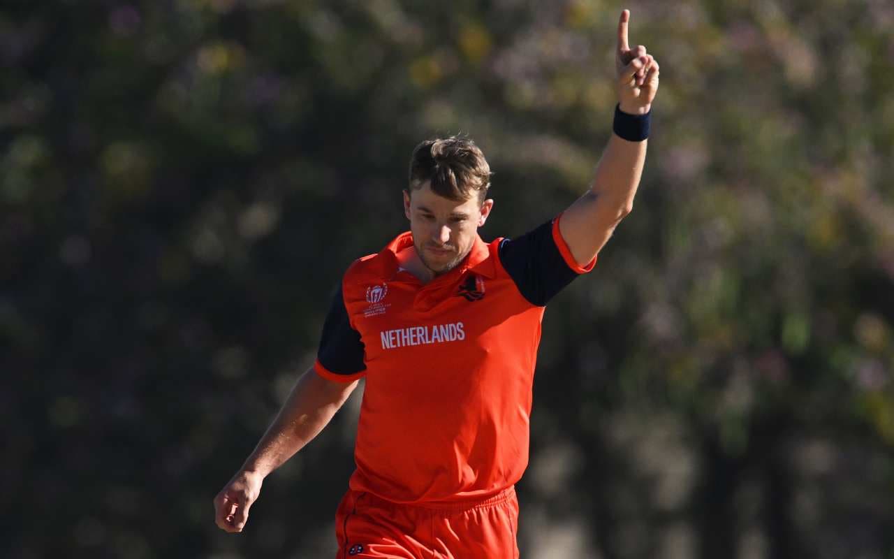 ICC World Cup Qualifier: नीदरलैंड ने सुपर ओवर में वेस्टइंडीज हराया, लोगान वान बीक ने अकेले दम पर जीता मैच